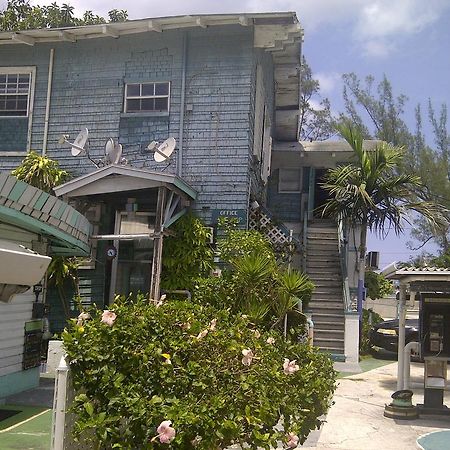 Arawak Inn Nassau Exteriör bild