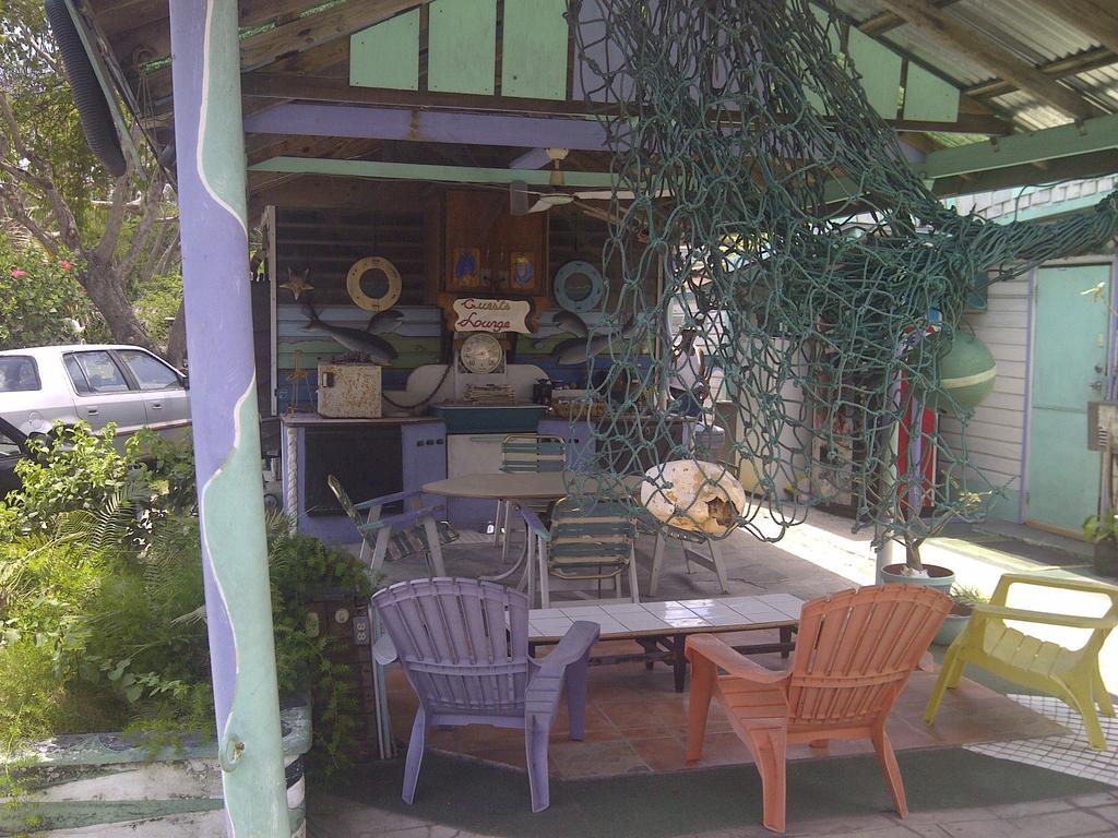 Arawak Inn Nassau Exteriör bild